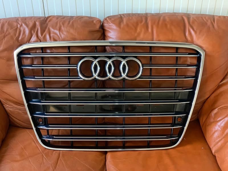 Maska Audi A8 4D 4H Chrom Grill