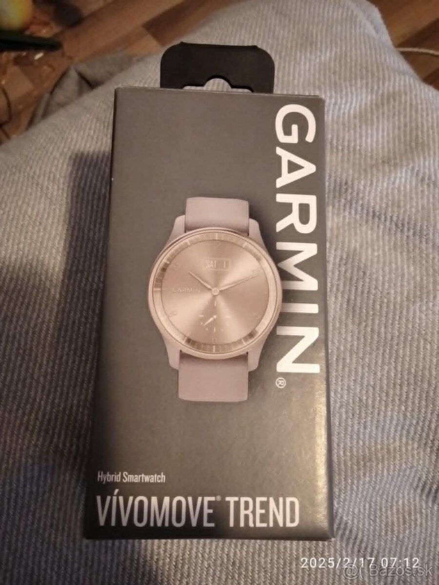 Nové Hybrid Smartwatch Garmin