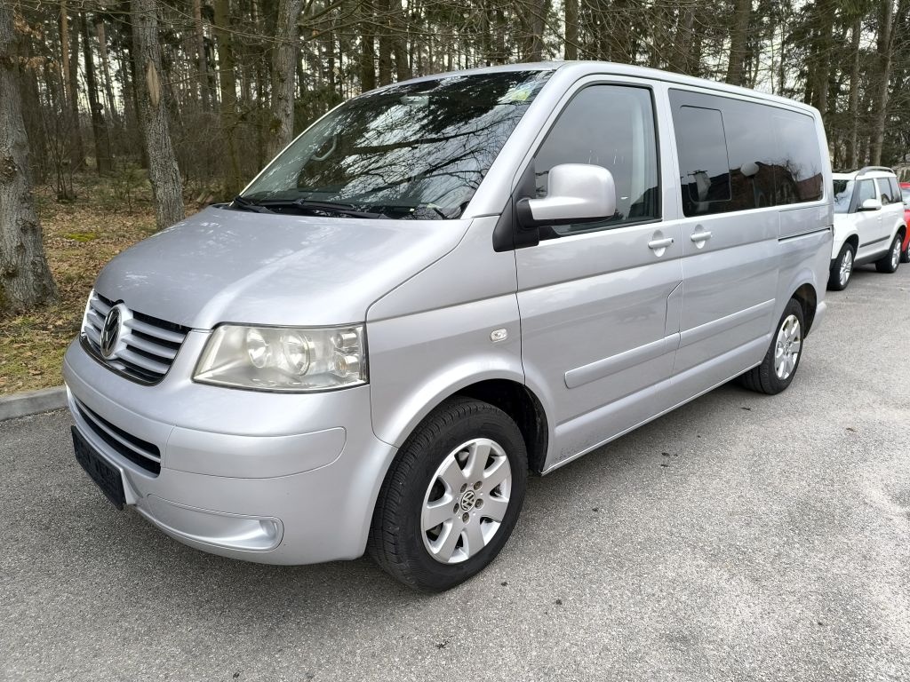 VW MULTIVAN 2,5 TDi-7-míst