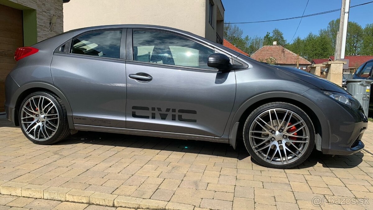 Honda Civic 1.8 i-vtec Sport