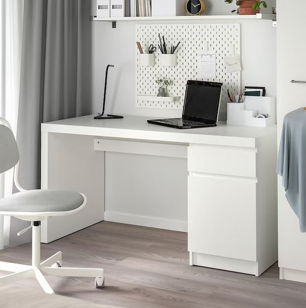 Stol IKEA MALM