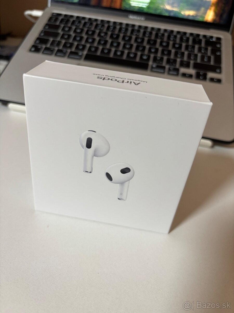 Apple AirPods 3 generácie