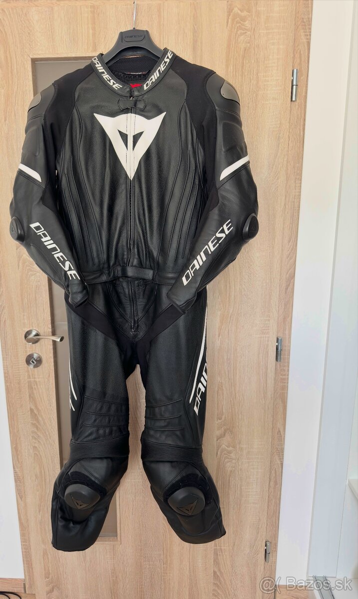 Perforovaná motokombinéza DAINESE