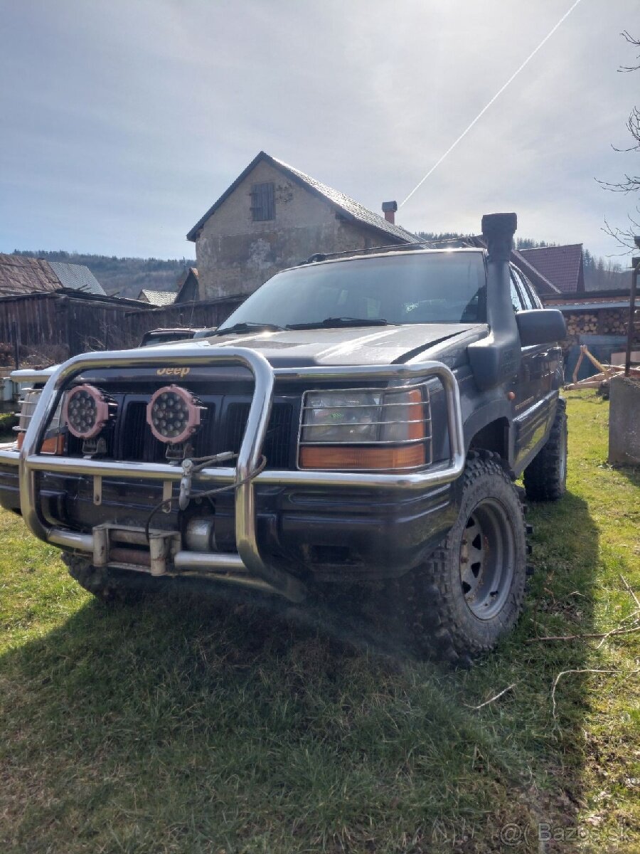 Jeep Grand Cherokee 5.2L V8