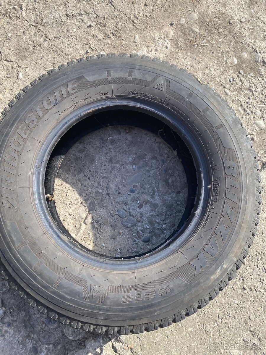 Predám zimné pneu 215/75 R16