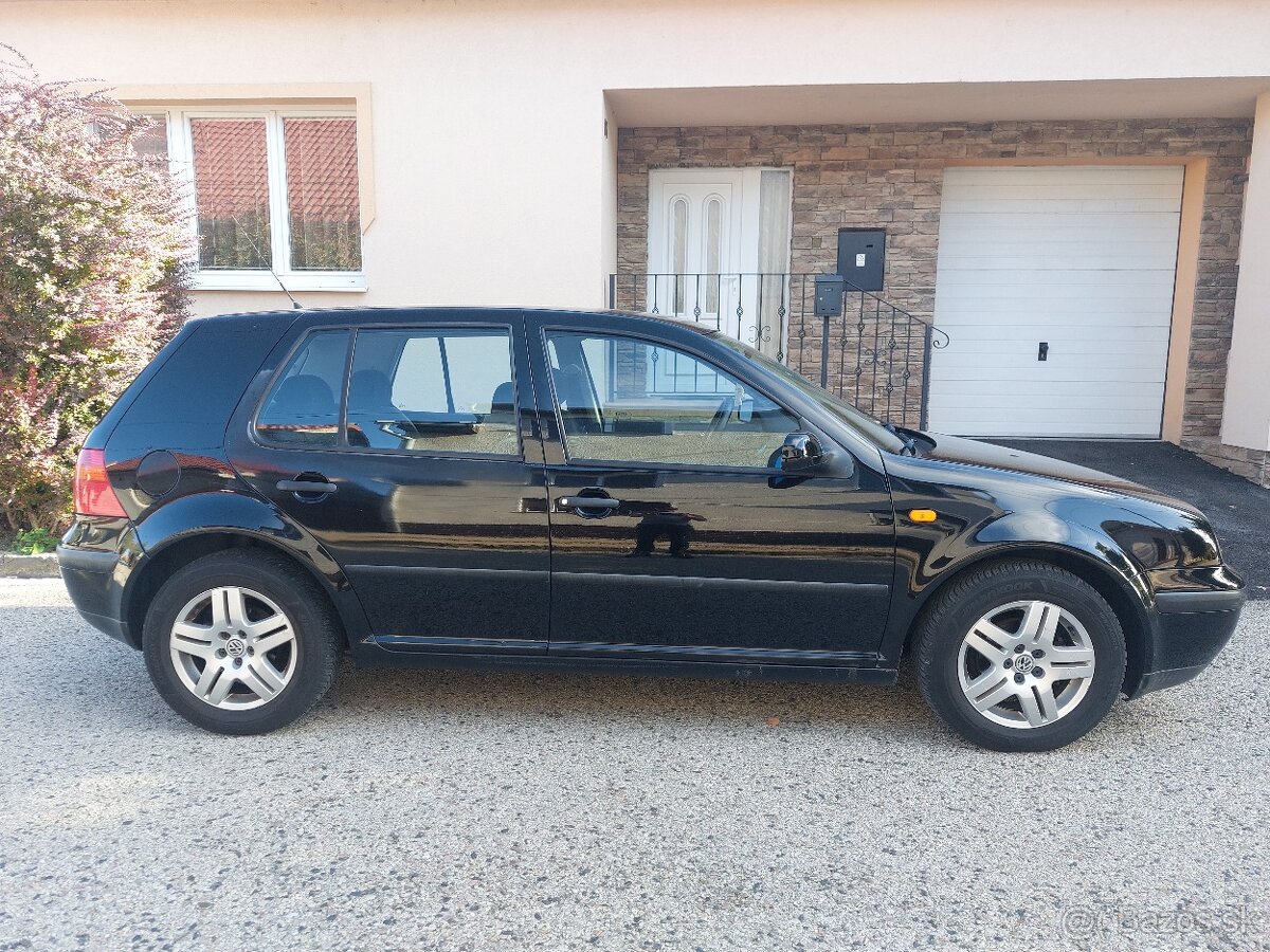 VW GOLF 1.6 AUTOMAT