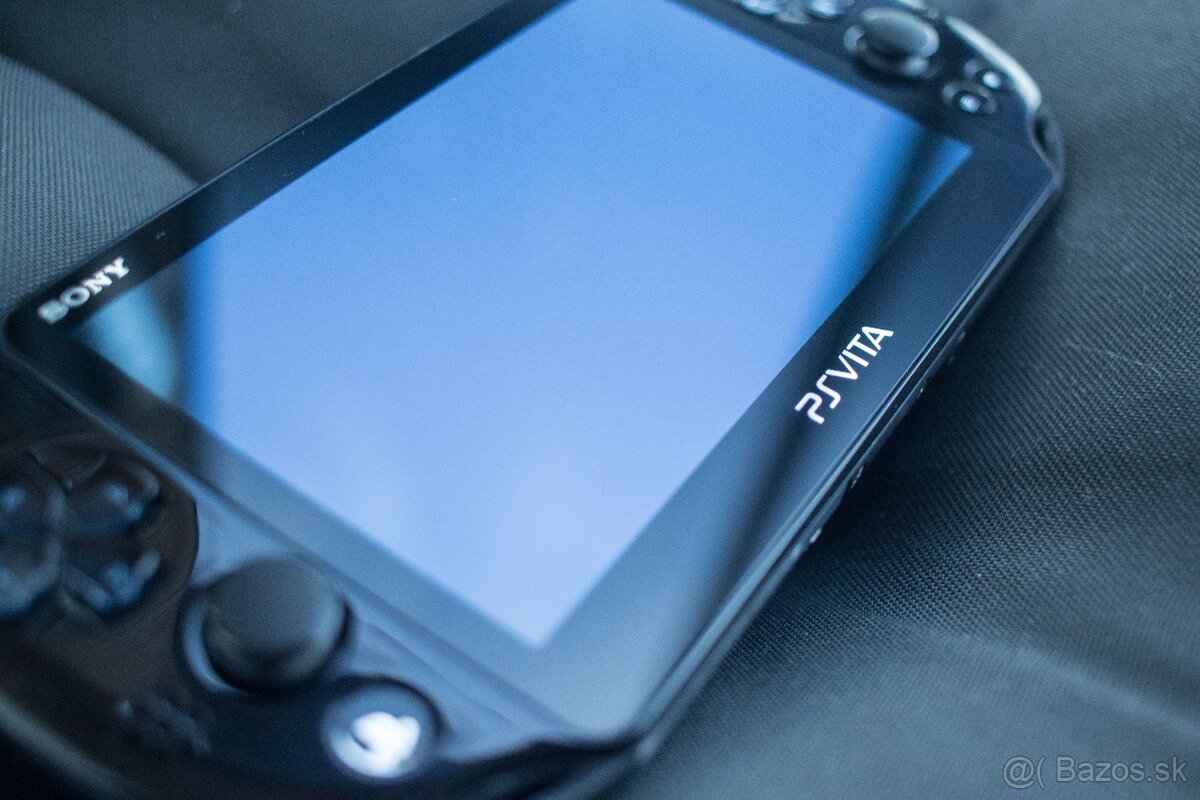 Sony PS Vita slim (PCH-2004) + 2 hry