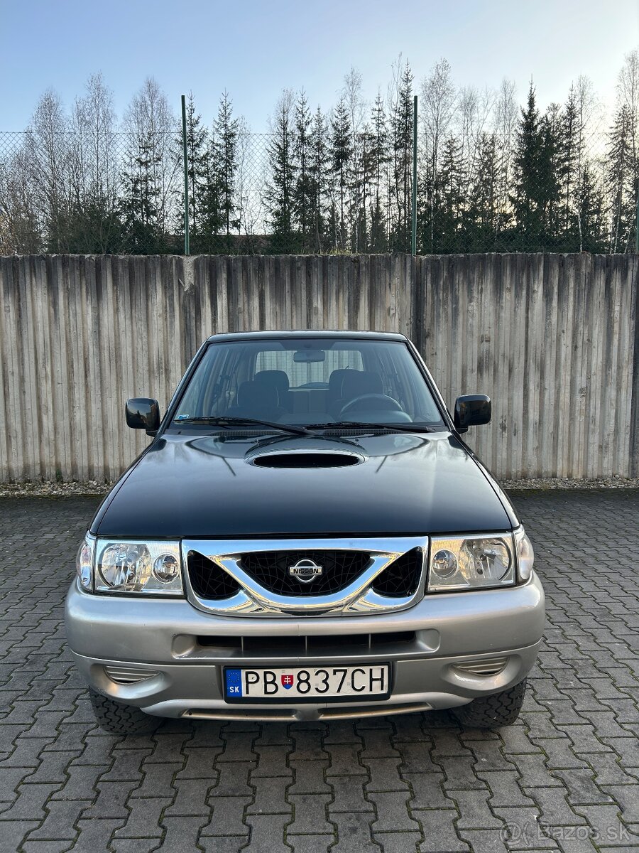 NISSAN TERRANO