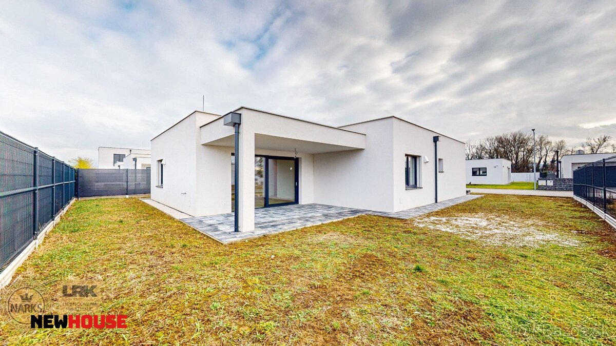 Skolaudovaný bungalov na pozemku 517 m2 v novej obytnej zóne