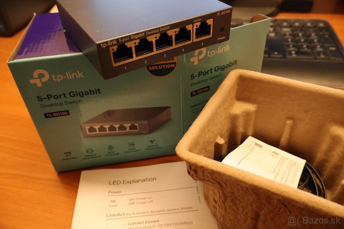 TP-LINK TL-SG105 5-port Gigabit Switch  - nepouzite