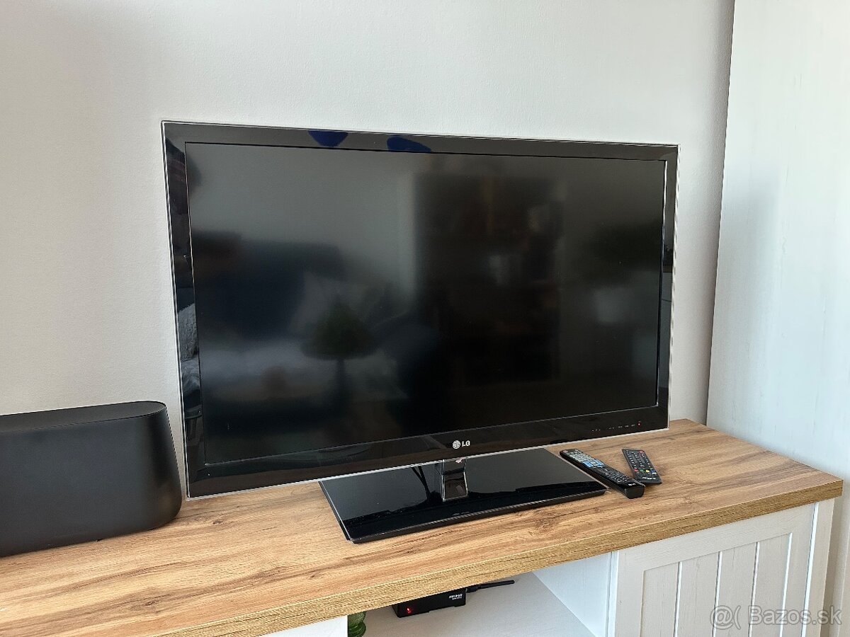 LG Cinema  3D TV