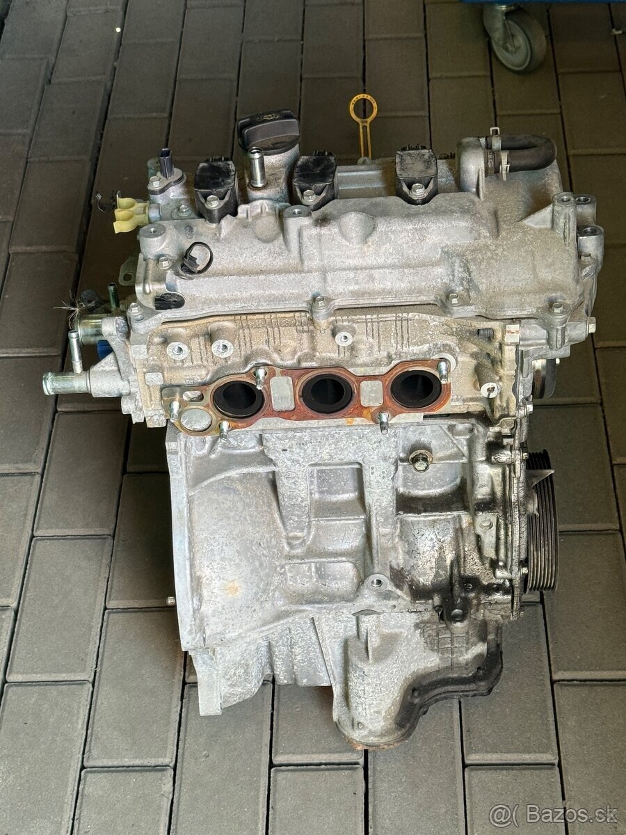 Motor + převodovka Nissan 1.2i HR12