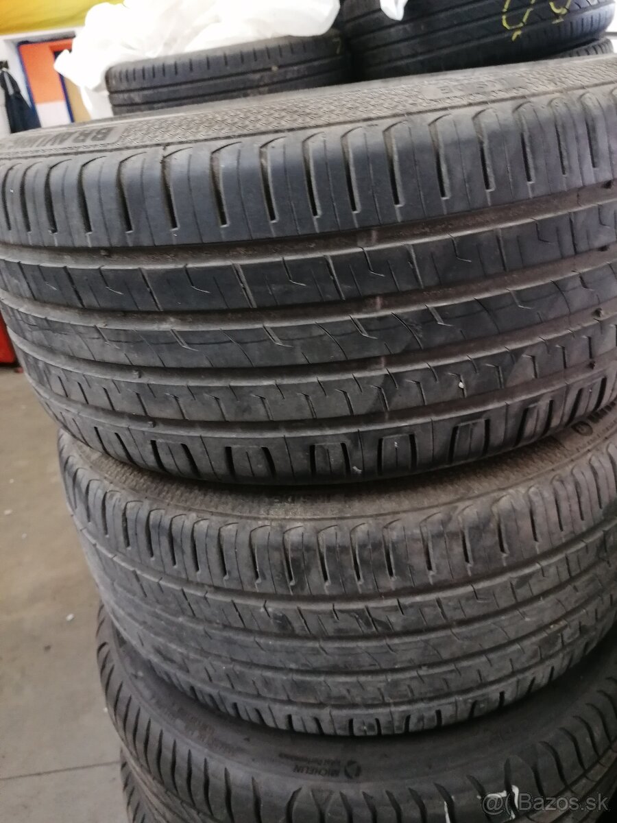 225/45 r17