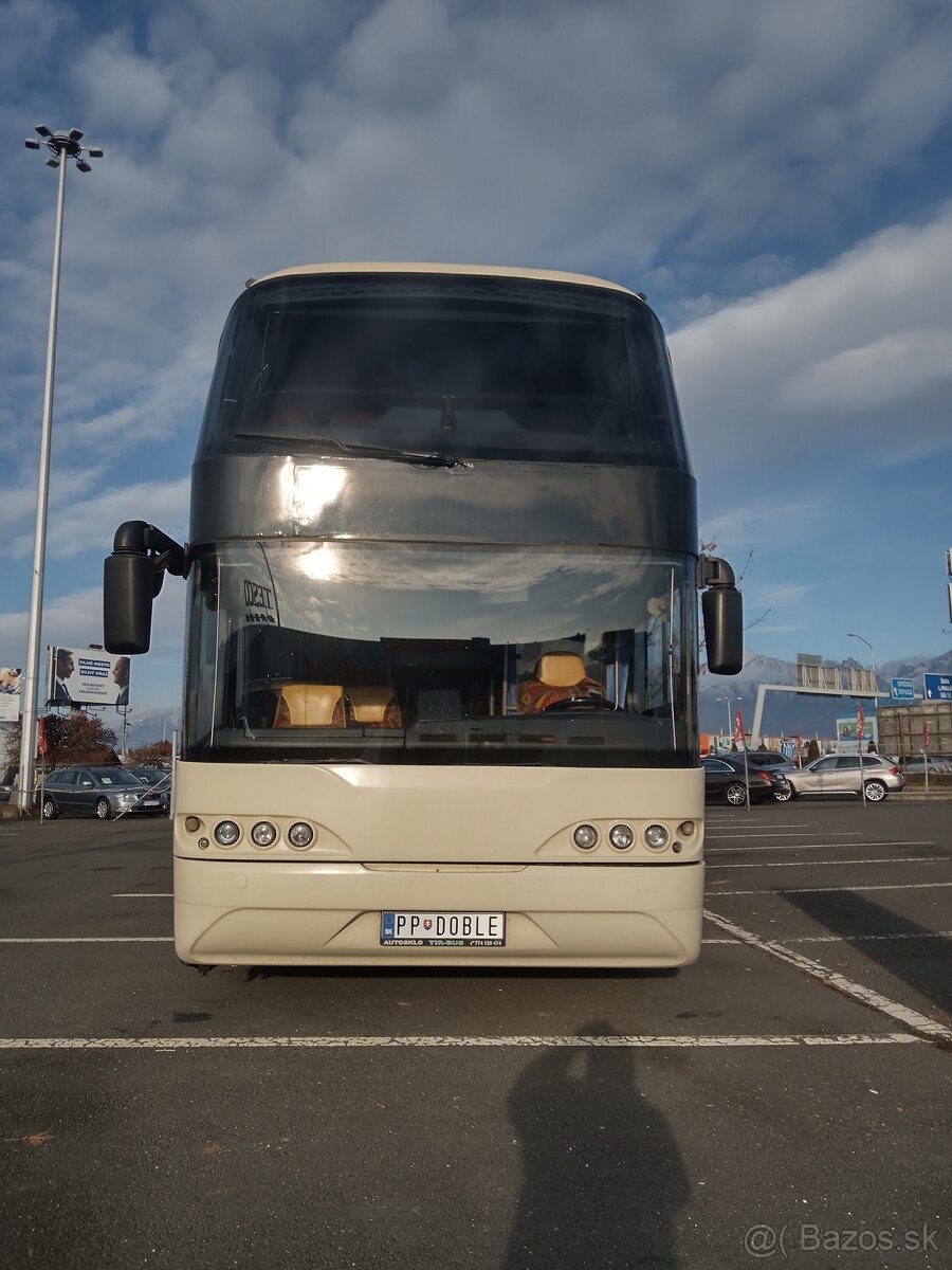 Neoplan Skyliner = karavan