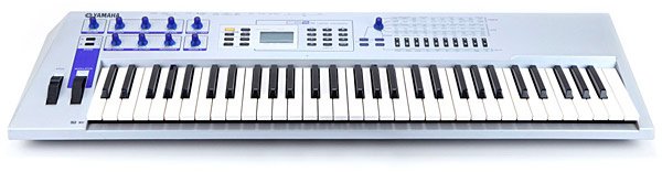 Ponukam na predaj Syntetizator Yamaha CS2X