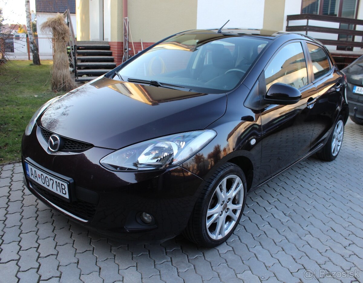 • MAZDA 2 1.3i, 63 kW, benzín, 5-st. manuál, r.v. 2009 •