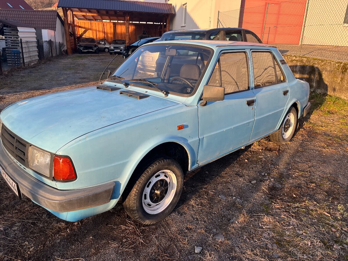 Skoda 105 L 120 model M 1986