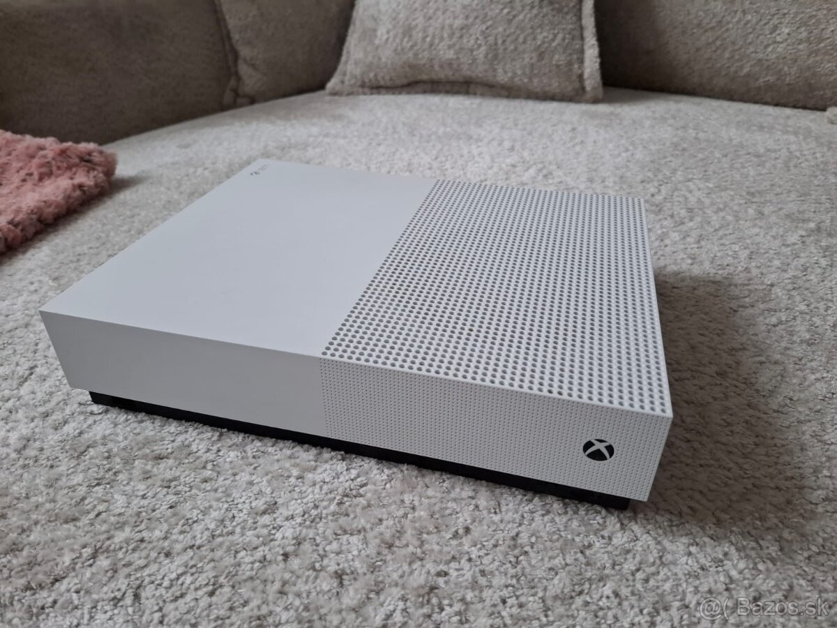 X box One S - 1TB