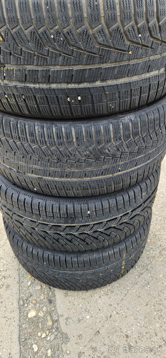 Mischelin R19 245/40 Hankook