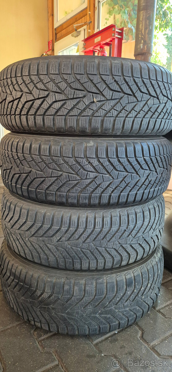 215/60 r16 yokohama zimne