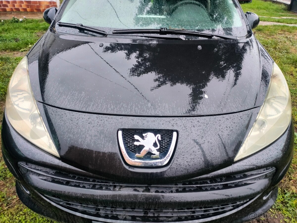 Predám na súčiastky Peugeot 207 1.4benzin 70kw