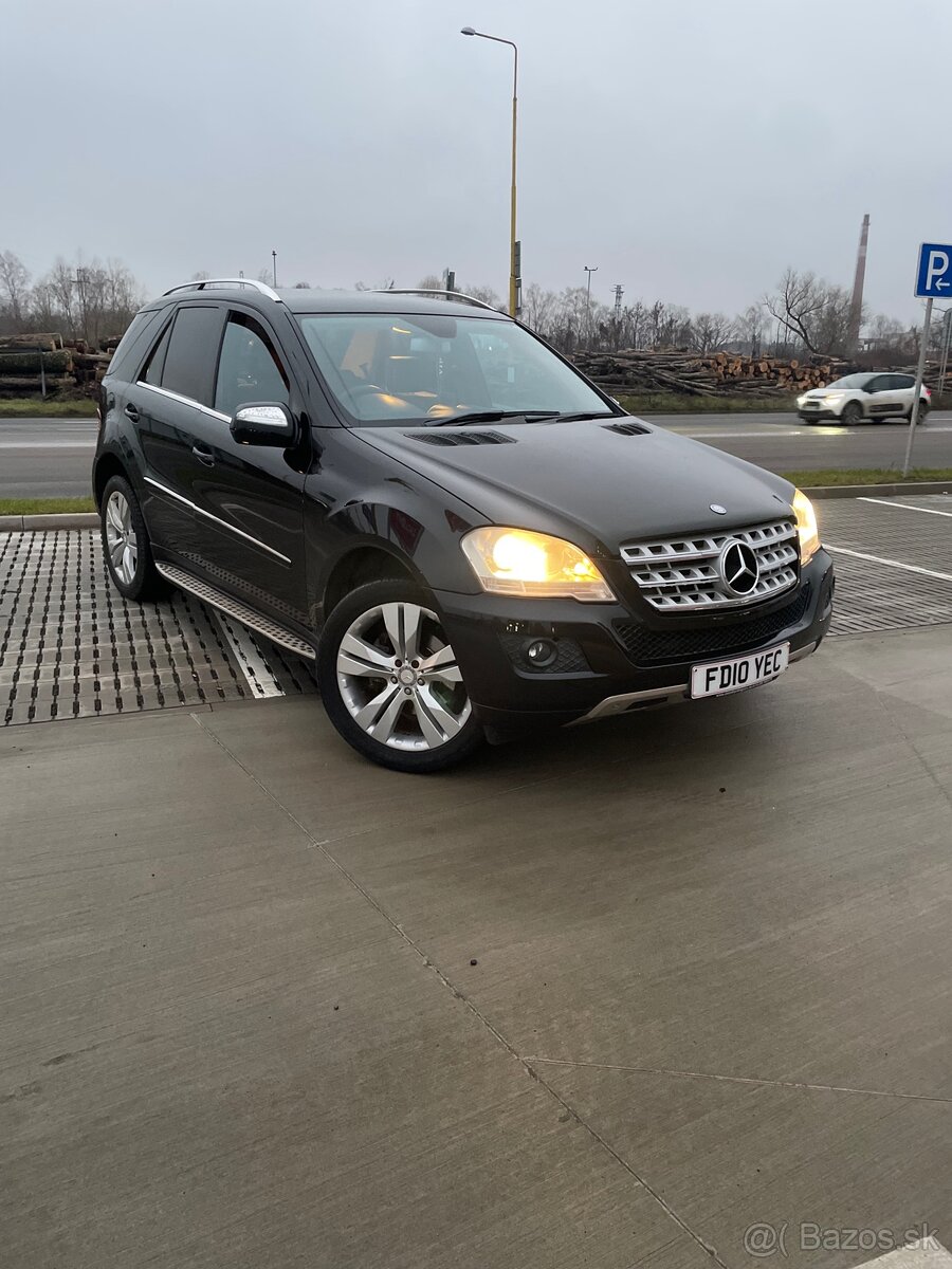 Mercedes Benz ML300