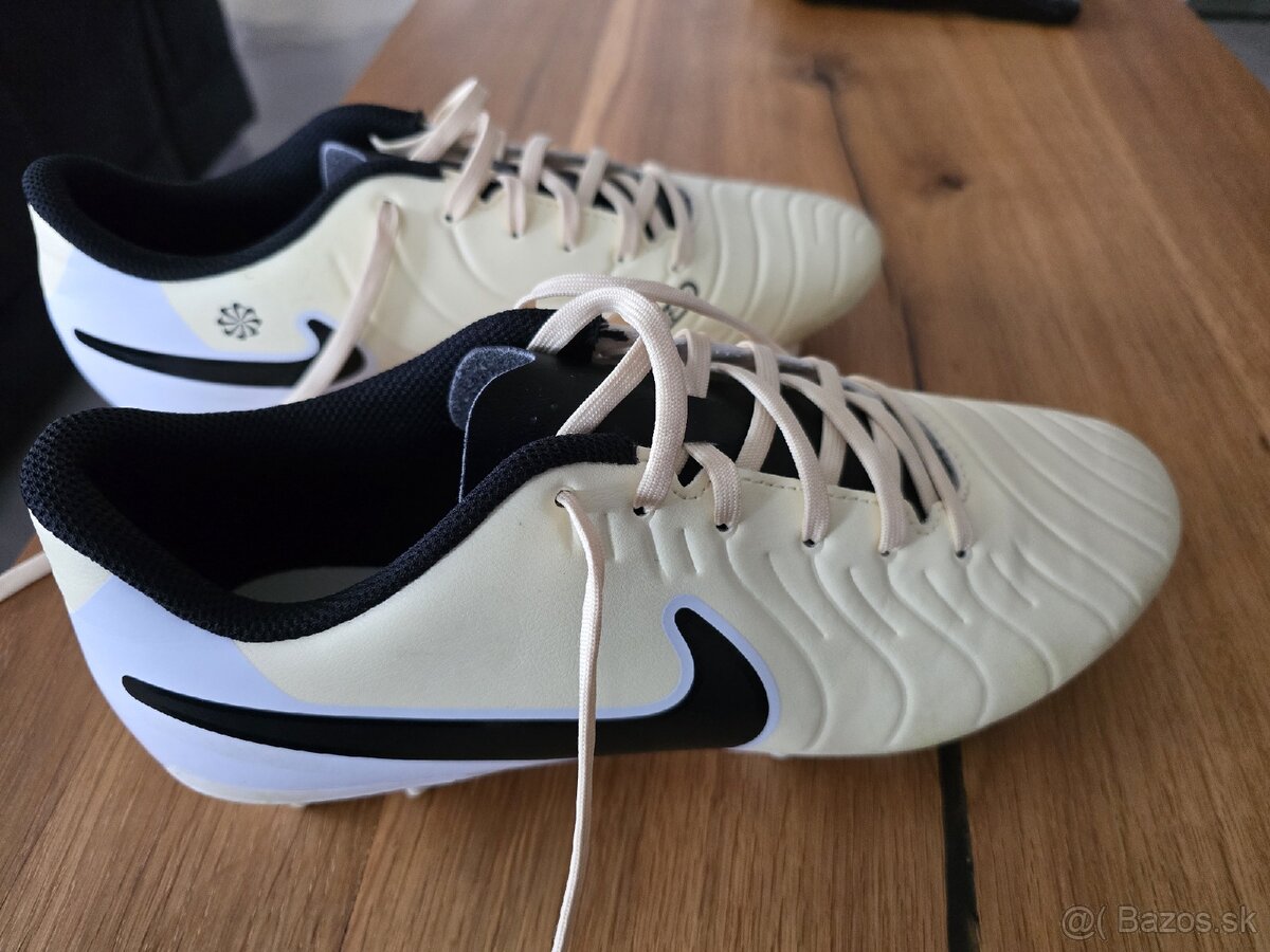 Nike Tiempo EUR 41 5x obute