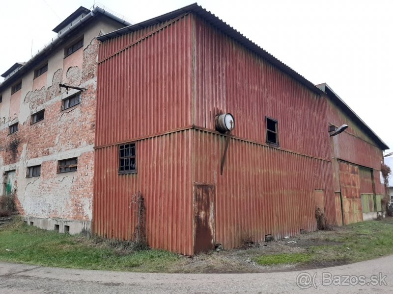 Predaj priemyselný areál v centre Sobraniec.