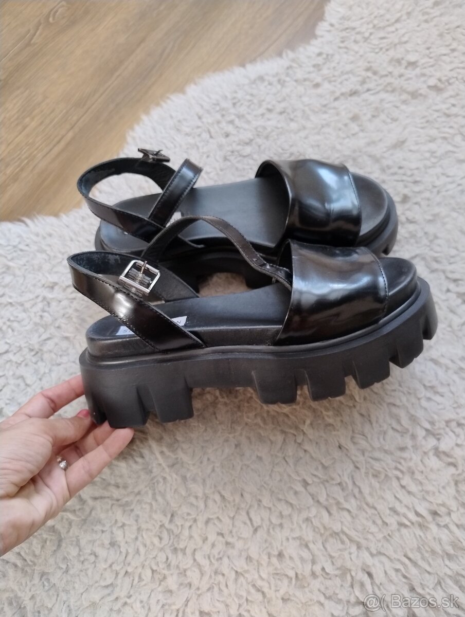 Steve Madden sandále veľkosť 39