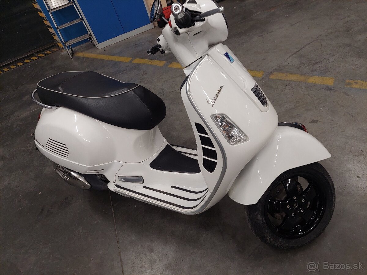 Vespa gts 300