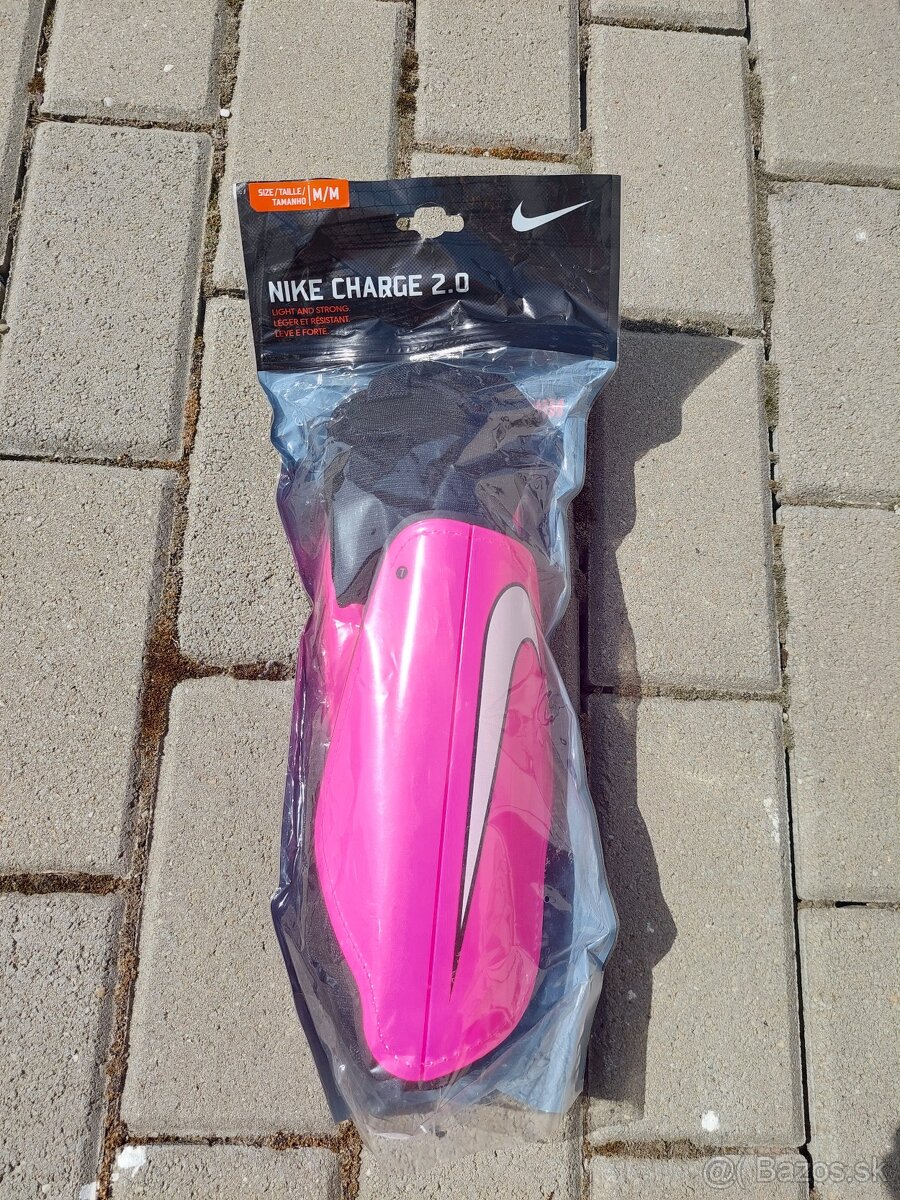 Nike Charge 2.0 Shin guards - futbalové chrániče (nové)