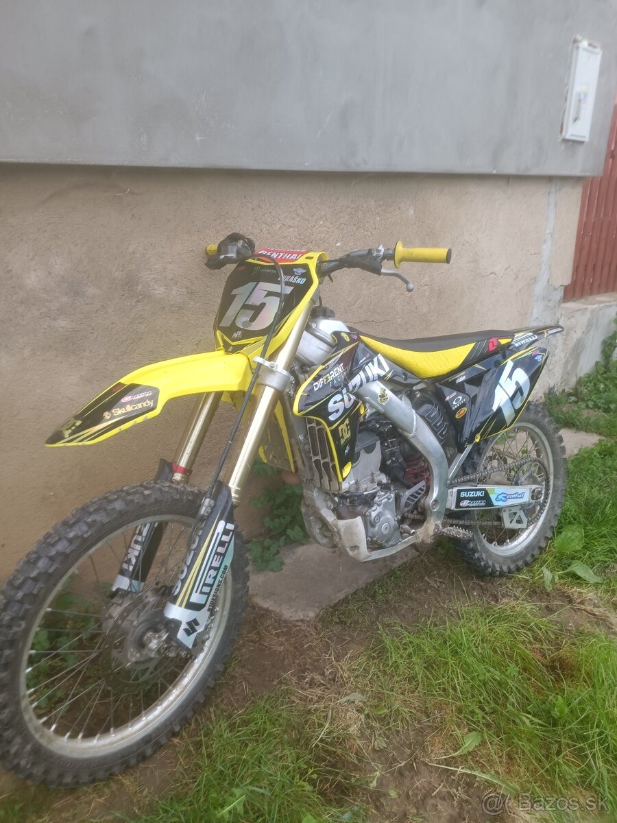 Suzuki rmz250