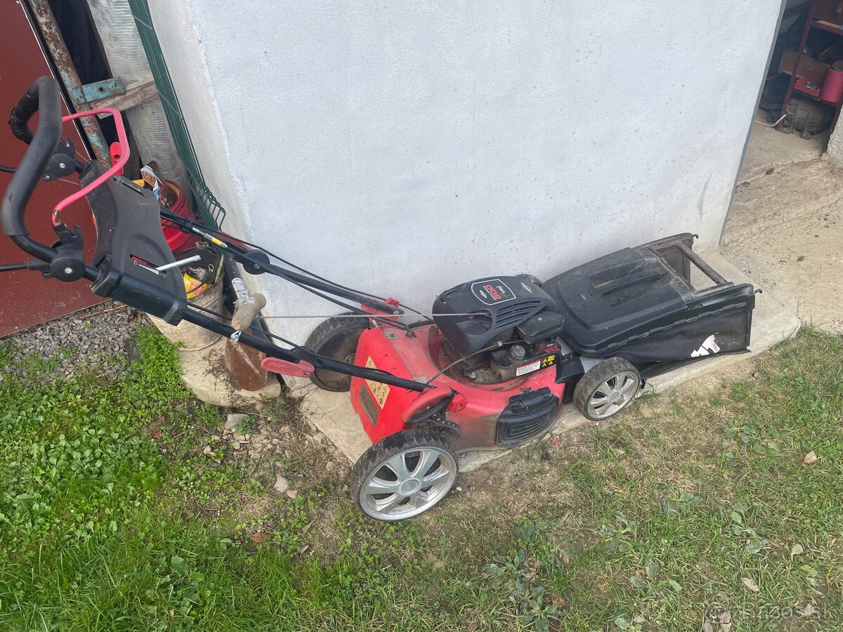 Hecht s motorom briggs&stratton 500