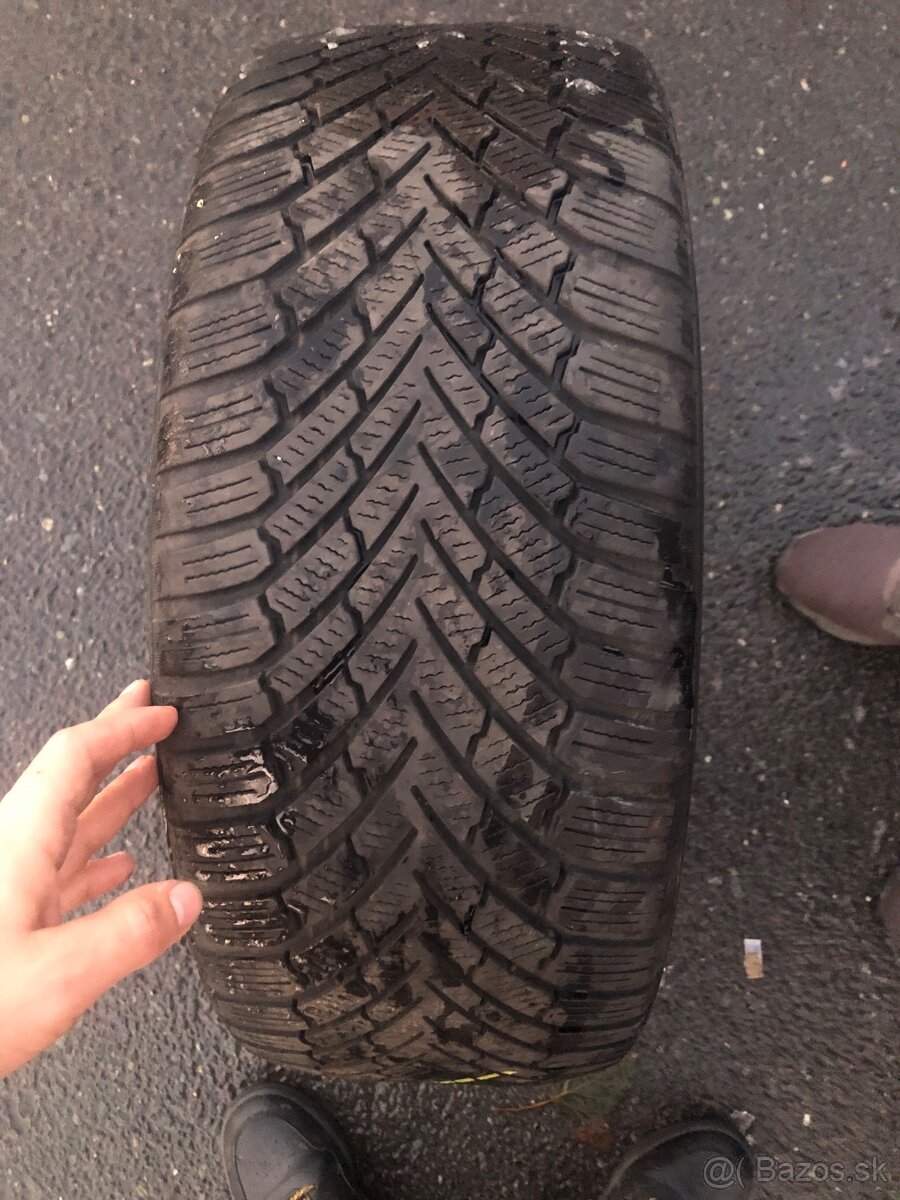 225/45 R17