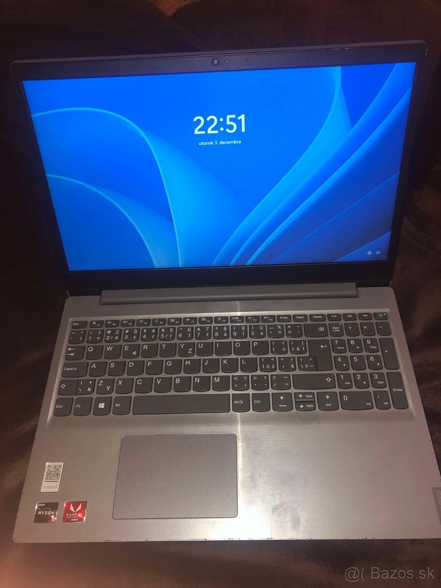 Lenovo laptop Super stav AMD/8GB RAM/256GB SSD