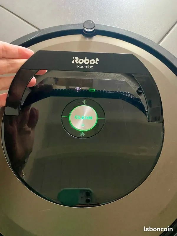 Robotický vysávač iRobot Roomba 896