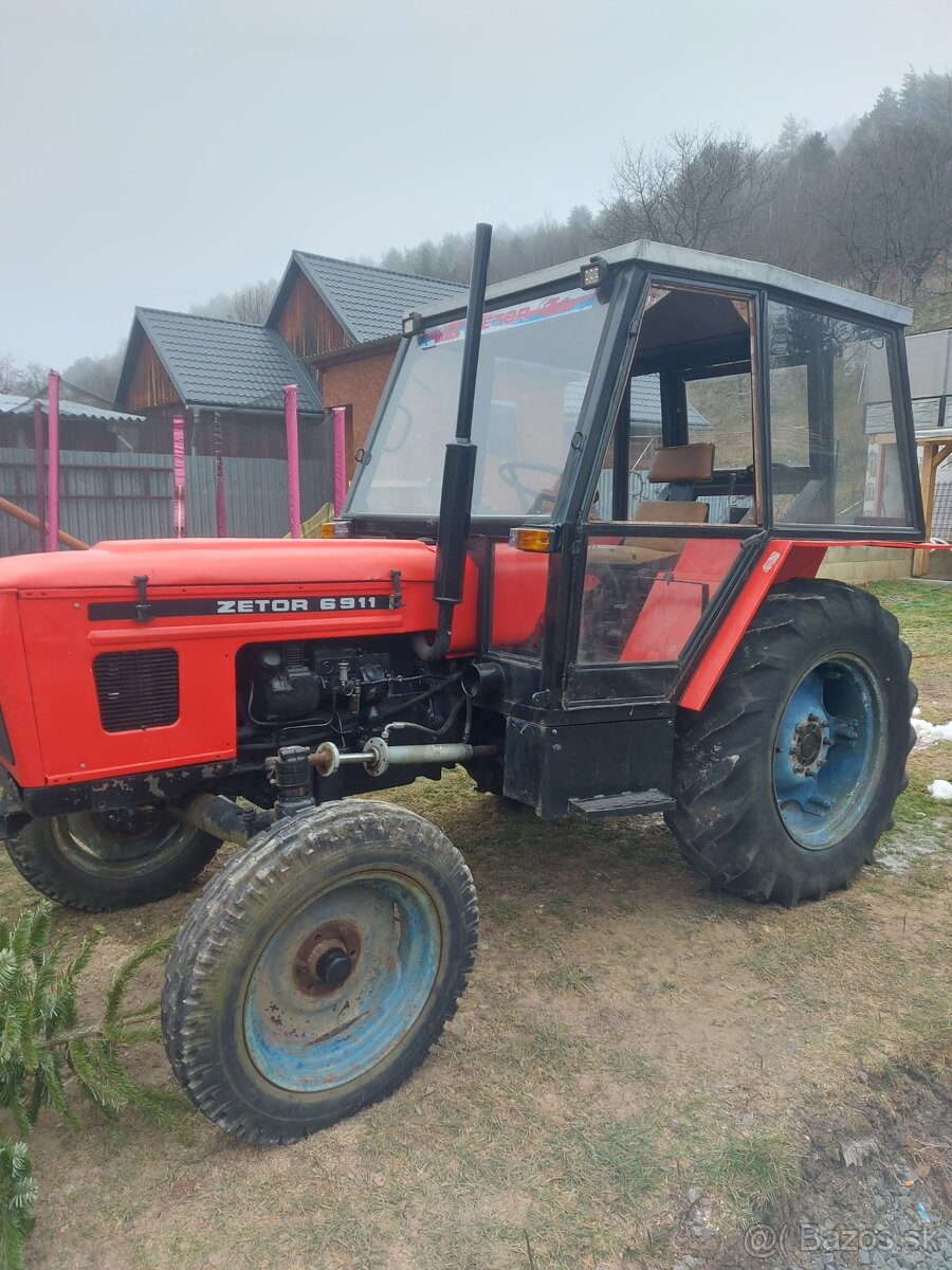 Predam traktor Zetor 4011