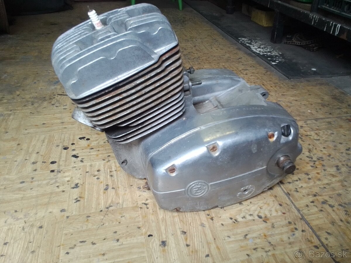 Motor CZ 125 typ 488