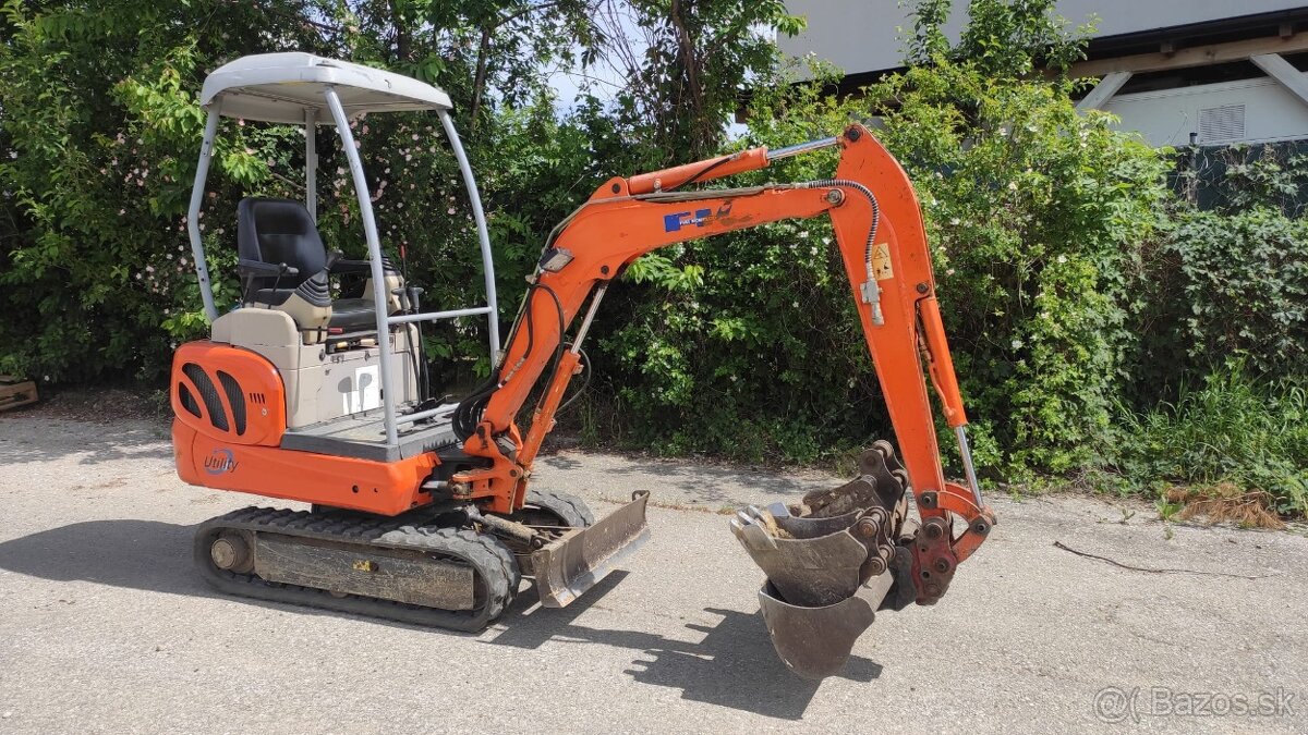 Minibager Kobelco E16, váha 1600kg, 3x lyzica, rychloupina