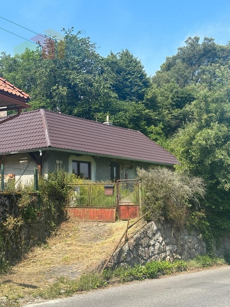 Na predaj rodinný dom 75 m², pozemok 520 m², Nová Baňa, kúpo