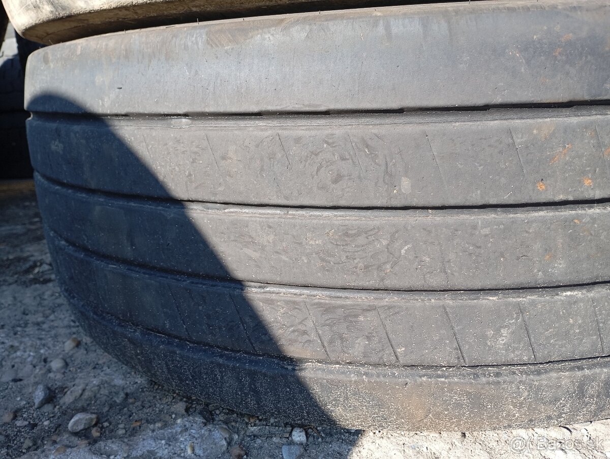 385/65 R22,5 Dunlop / 2kusy / nerezane