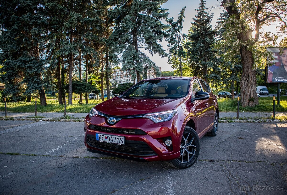 Toyota RAV4 2.5 Hybrid Selection AWD Odpočet DPH