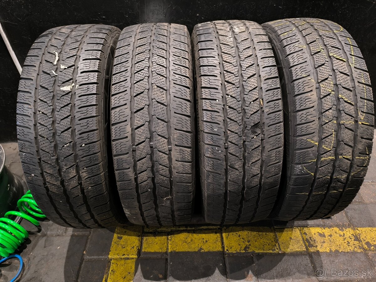 215/60 R17C Continental zimne pneumatiky