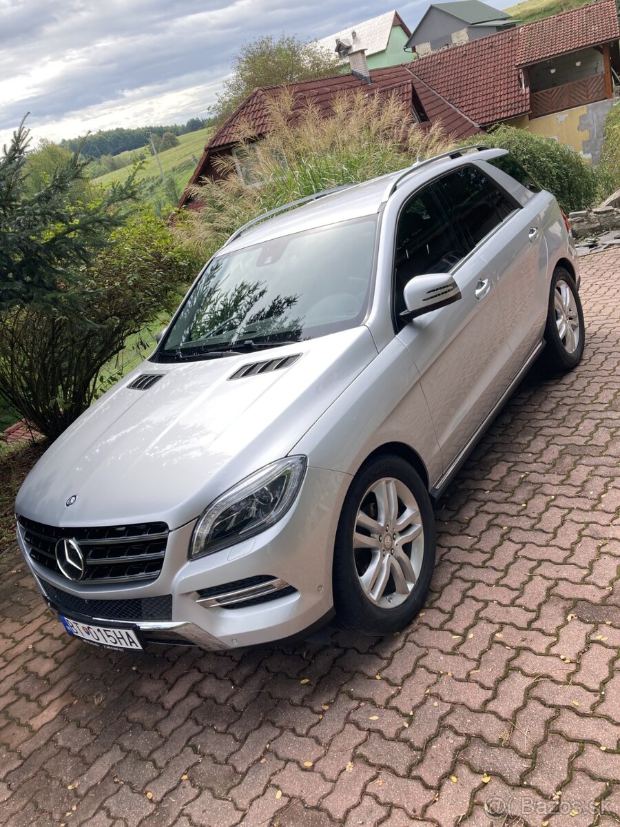 Mercedes ML 350 BLUETEC 4MATIC strieborna met.