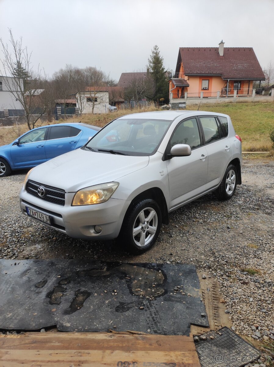 Toyota RAV4, 2,2 d, 100 kw, 4x4, r. 2008