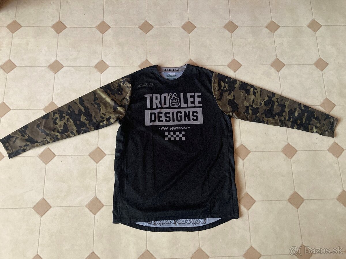 Dres TroyLeeDesigns