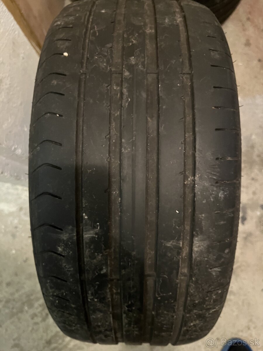 225/40r18