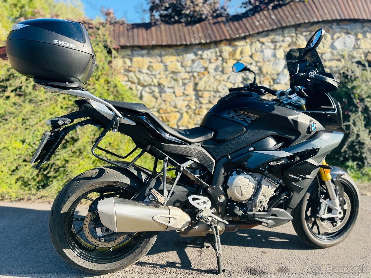 BMW S1000XR Triple Black