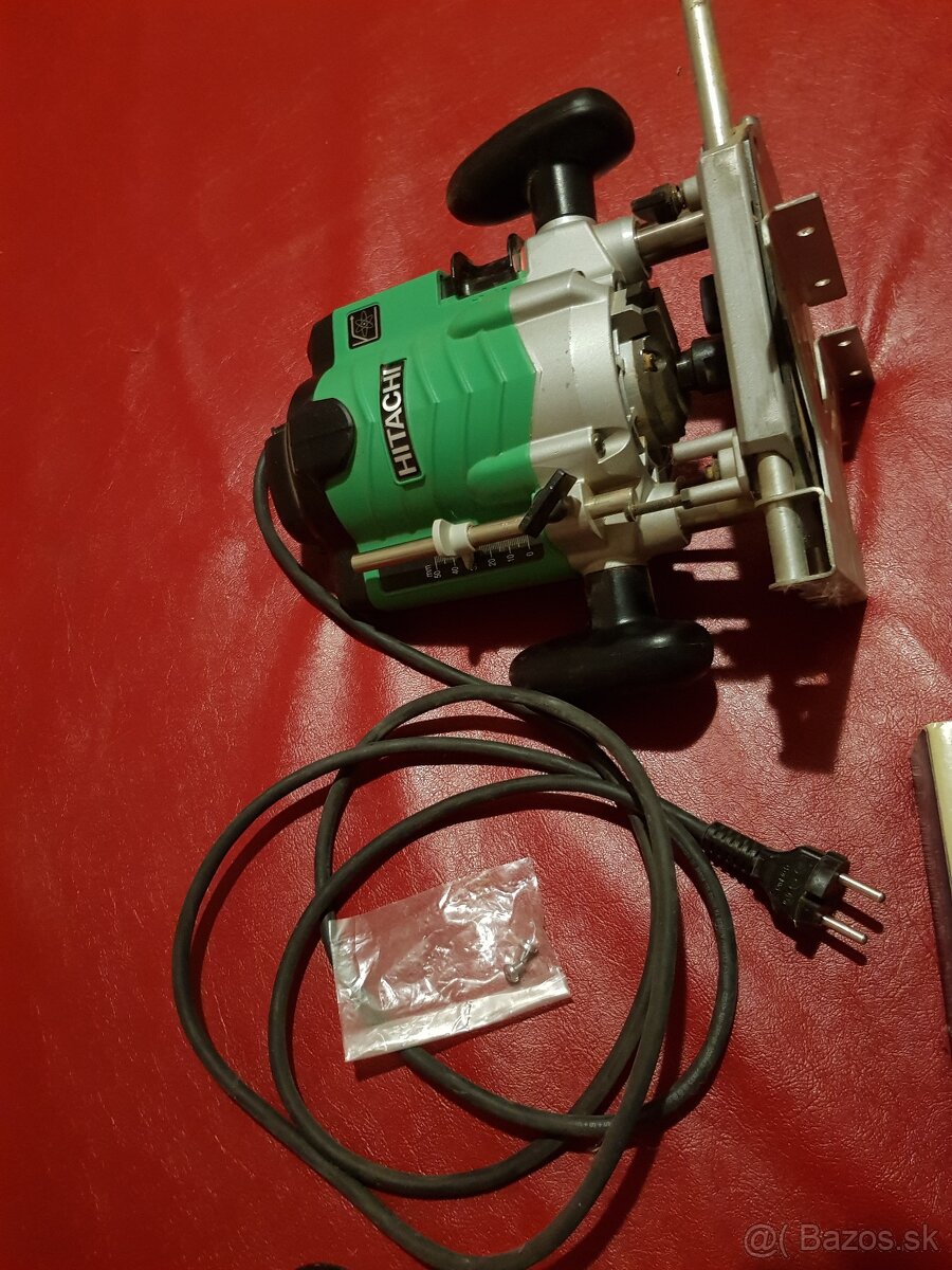 Horná fréza 2000W Hitachi M12VE