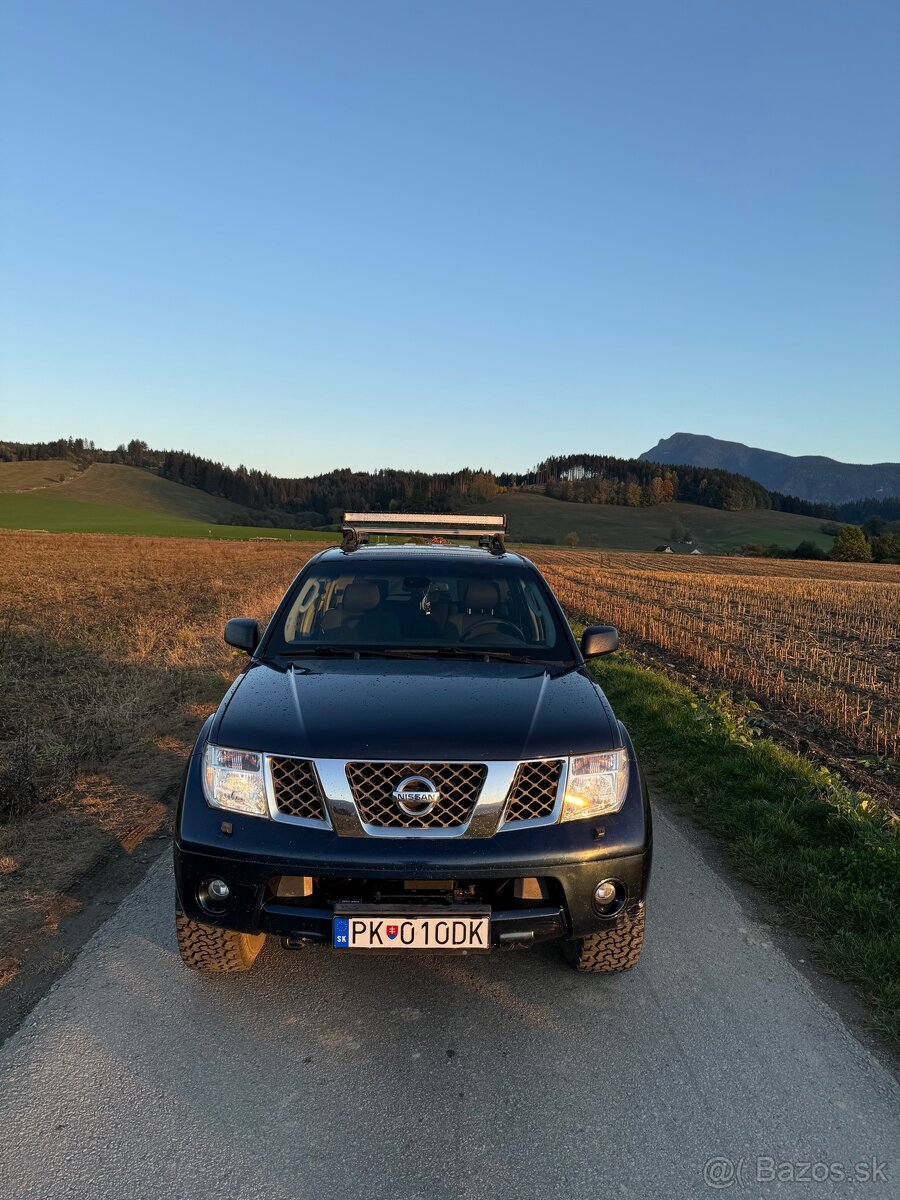 Nissan Pathfinder 2.5 128kw manuál